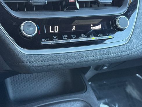 Certified 2025 Toyota Corolla SE FWD image 19