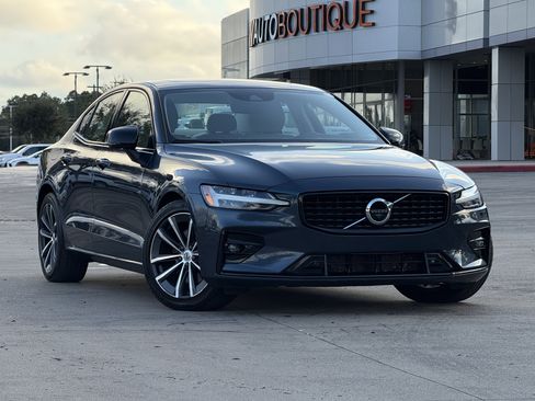Used 2022 Volvo S60 B5 Inscription image 3