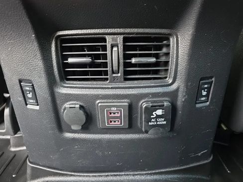 Used 2021 Nissan Titan PRO-4X w/ Pro-4x Convenience Package AWD/4WD image 20