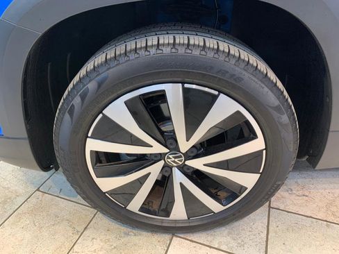 Used 2022 Volkswagen Taos SE image 13