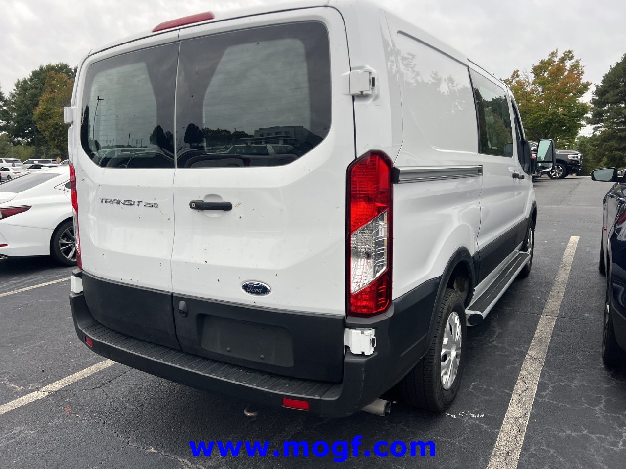 Used 2025 Ford Transit 250 Low Roof w/ Exterior Upgrade Package RWD image 3