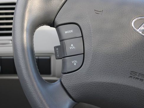 Used 2006 Hyundai Azera Limited image 23