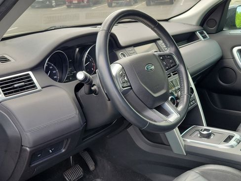 Used 2017 Land Rover Discovery Sport SE image 20