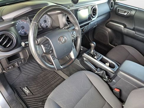 Used 2019 Toyota Tacoma TRD Off-Road image 13