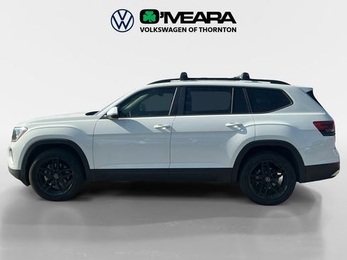 Used 2025 Volkswagen Atlas SE AWD/4WD image 2