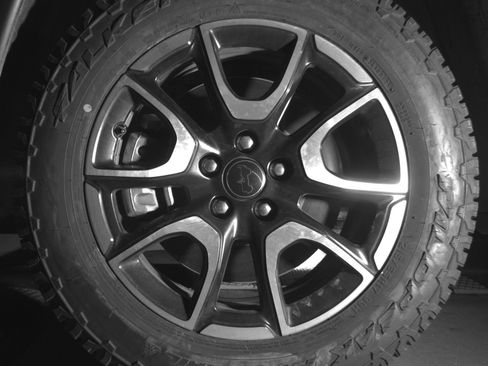 Used 2025 Jeep Compass Trailhawk AWD/4WD image 12