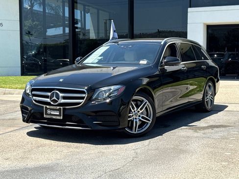 Used 2019 Mercedes-Benz E 450 4MATIC Wagon w/ Premium Package image 2