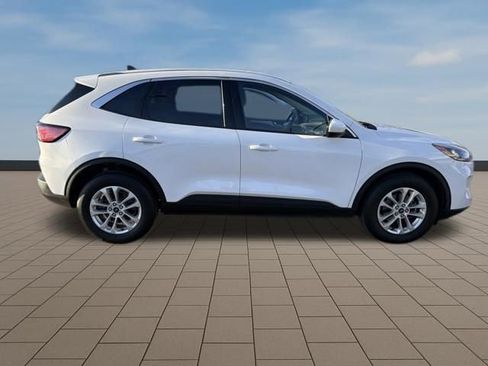 Used 2020 Ford Escape SE image 8