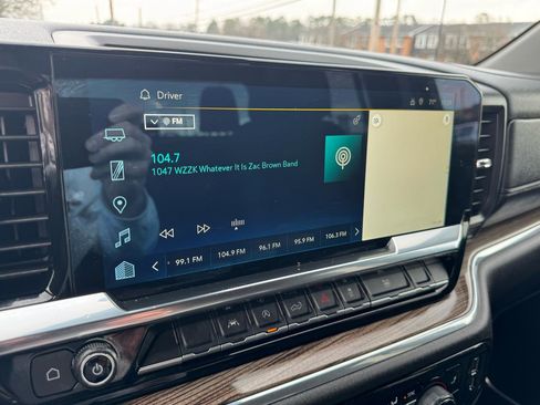 Used 2025 Chevrolet Silverado 1500 LT image 25