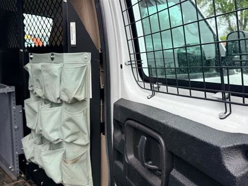 Used 2011 Chevrolet Express 2500 RWD image 18