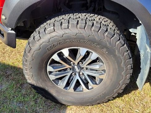 Used 2019 Ford F150 Raptor w/ Equipment Group 802A Luxury image 15