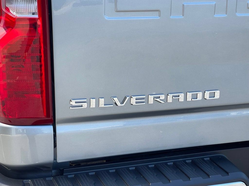 Used 2024 Chevrolet Silverado 2500 LT AWD/4WD image 6