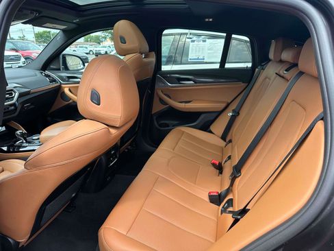 Used 2023 BMW X4 M40i w/ Premium Package image 9