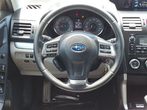 Used 2014 Subaru Forester 2.5i Limited AWD/4WD image 12