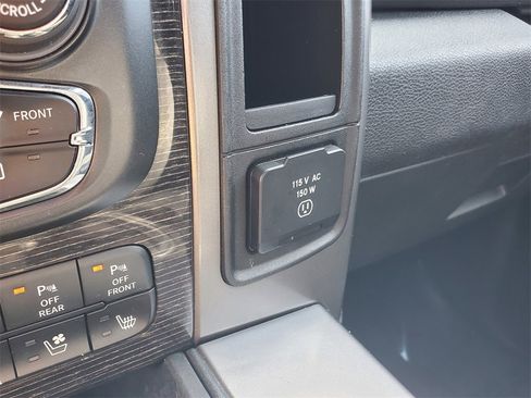 Used 2017 RAM 1500 Limited image 28