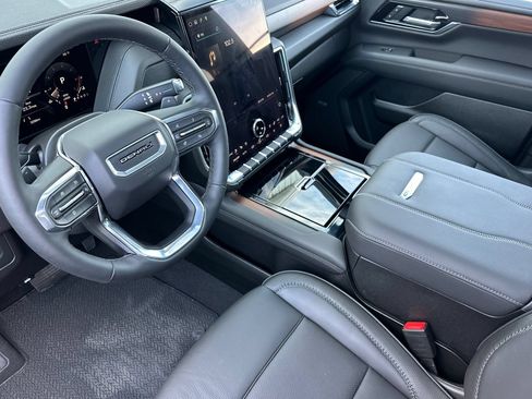 Used 2026 GMC Yukon XL Denali w/ Sun & Power Step Package AWD/4WD image 9