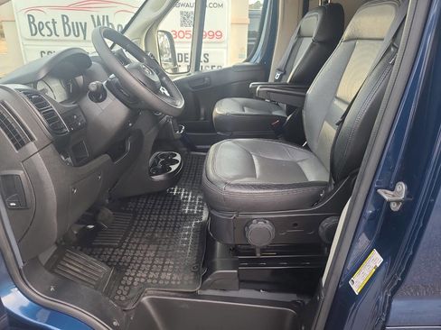 Used 2022 RAM ProMaster 2500 w/ Driver Convenience Group image 14