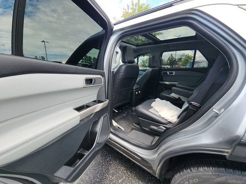 Used 2022 Ford Explorer XLT w/ Equipment Group 202A RWD image 23