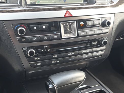 Used 2018 Genesis G80 3.8 RWD image 23