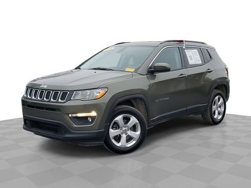 Used 2019 Jeep Compass Latitude w/ Cold Weather Group AWD/4WD image 1