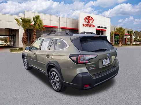 Used 2025 Subaru Outback Premium AWD/4WD image 6