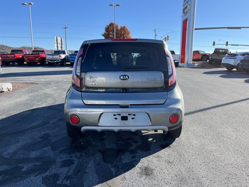 Used 2019 Kia Soul + image 4