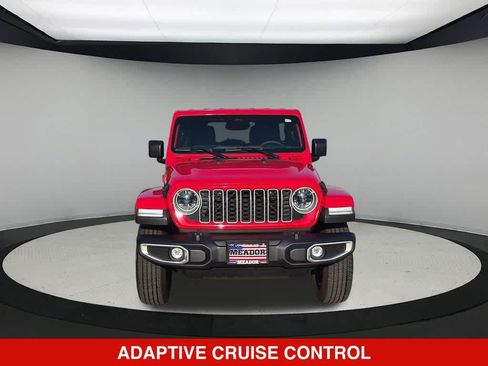 Used 2026 Jeep Wrangler Unlimited Sahara AWD/4WD image 9