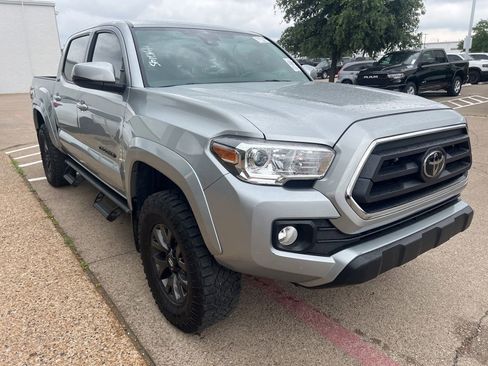 Used 2023 Toyota Tacoma SR5 w/ Technology Package AWD/4WD image 3