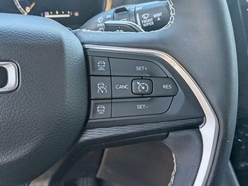Used 2023 Jeep Grand Cherokee L Laredo w/ Luxury Tech Group I AWD/4WD image 21