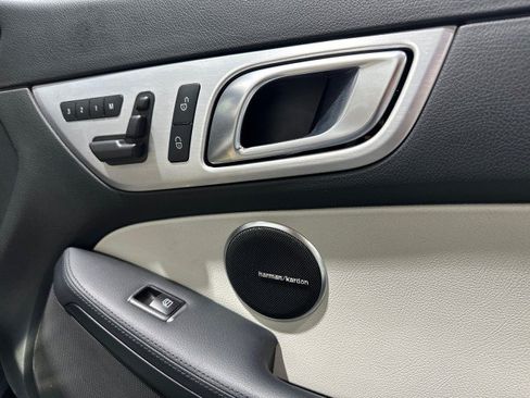 Used 2013 Mercedes-Benz SLK 250 image 46