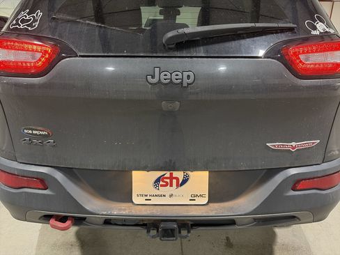 Used 2016 Jeep Cherokee Trailhawk w/ Comfort/Convenience Group AWD/4WD image 33