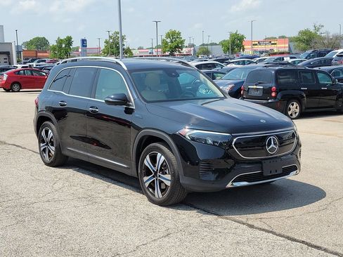 Used 2023 Mercedes-Benz EQB 300 4MATIC w/ Pinnacle Package image 4