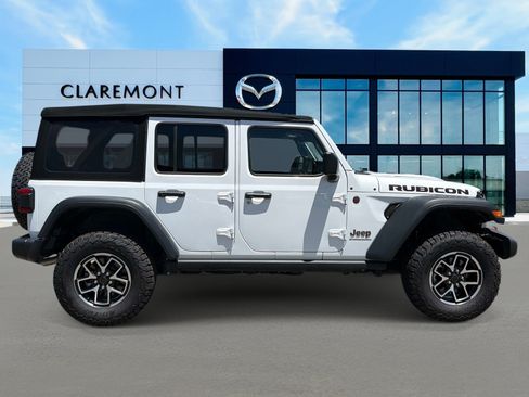 Used 2025 Jeep Wrangler Unlimited Rubicon w/ Safety Group AWD/4WD image 4