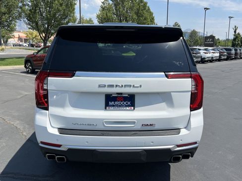 Used 2025 GMC Yukon Denali AWD/4WD image 9
