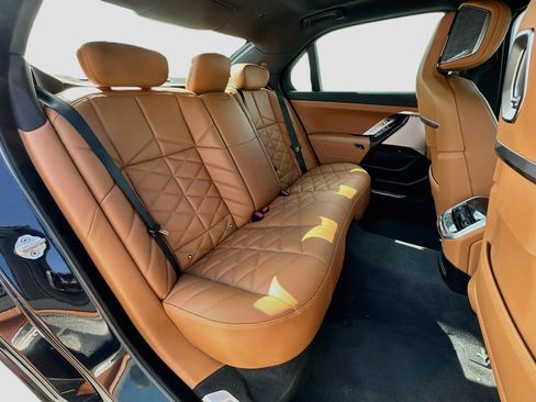 Used 2023 BMW 740i w/ Parking Assistance Package RWD image 27