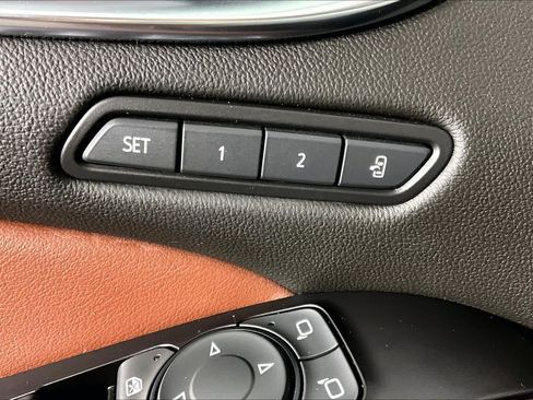 Used 2020 Buick Enclave Avenir w/ Avenir Technology Package AWD/4WD image 35