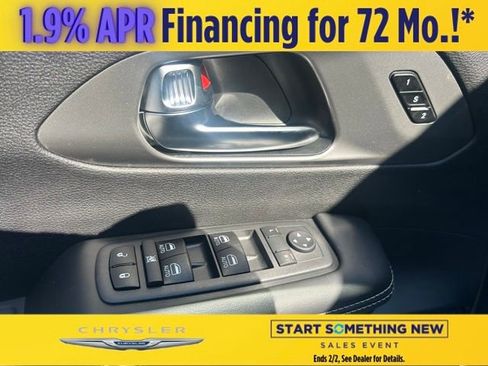 New 2026 Chrysler Pacifica Select image 17