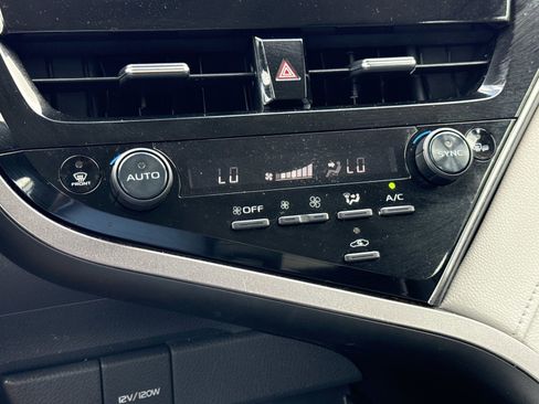 Used 2024 Toyota Camry LE w/ Convenience Package image 23