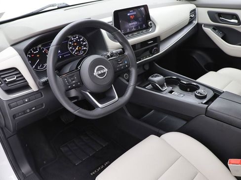 Used 2023 Nissan Rogue SV w/ SV Premium B Package AWD/4WD image 14
