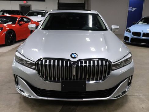 Used 2020 BMW 740i image 9