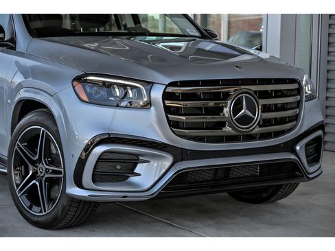 New 2026 Mercedes-Benz GLS 450 4MATIC image 2