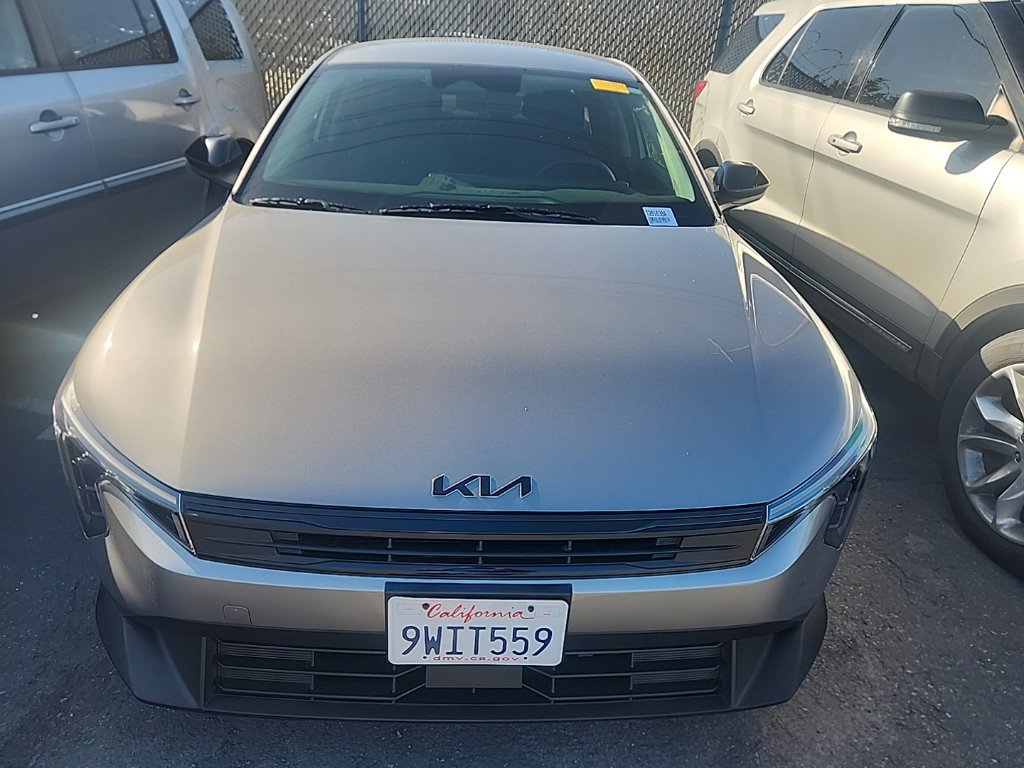 Used 2025 Kia K4 FWD image 2