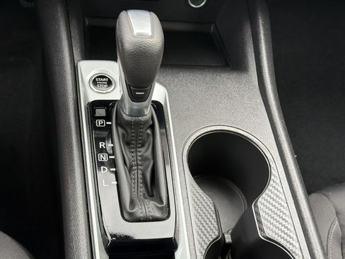 Used 2025 Nissan Altima 2.5 SV FWD image 18