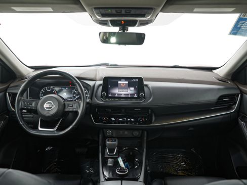 Used 2021 Nissan Rogue SV w/ Premium Package image 15