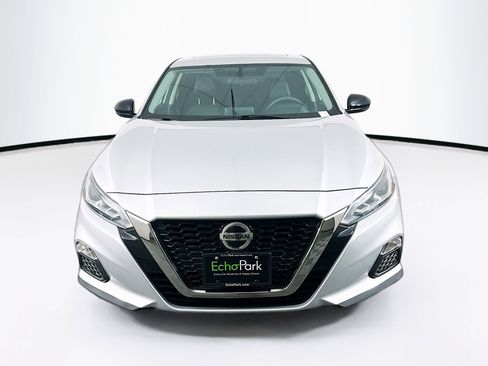 Used 2019 Nissan Altima 2.5 SR w/ SR Premium Package image 2