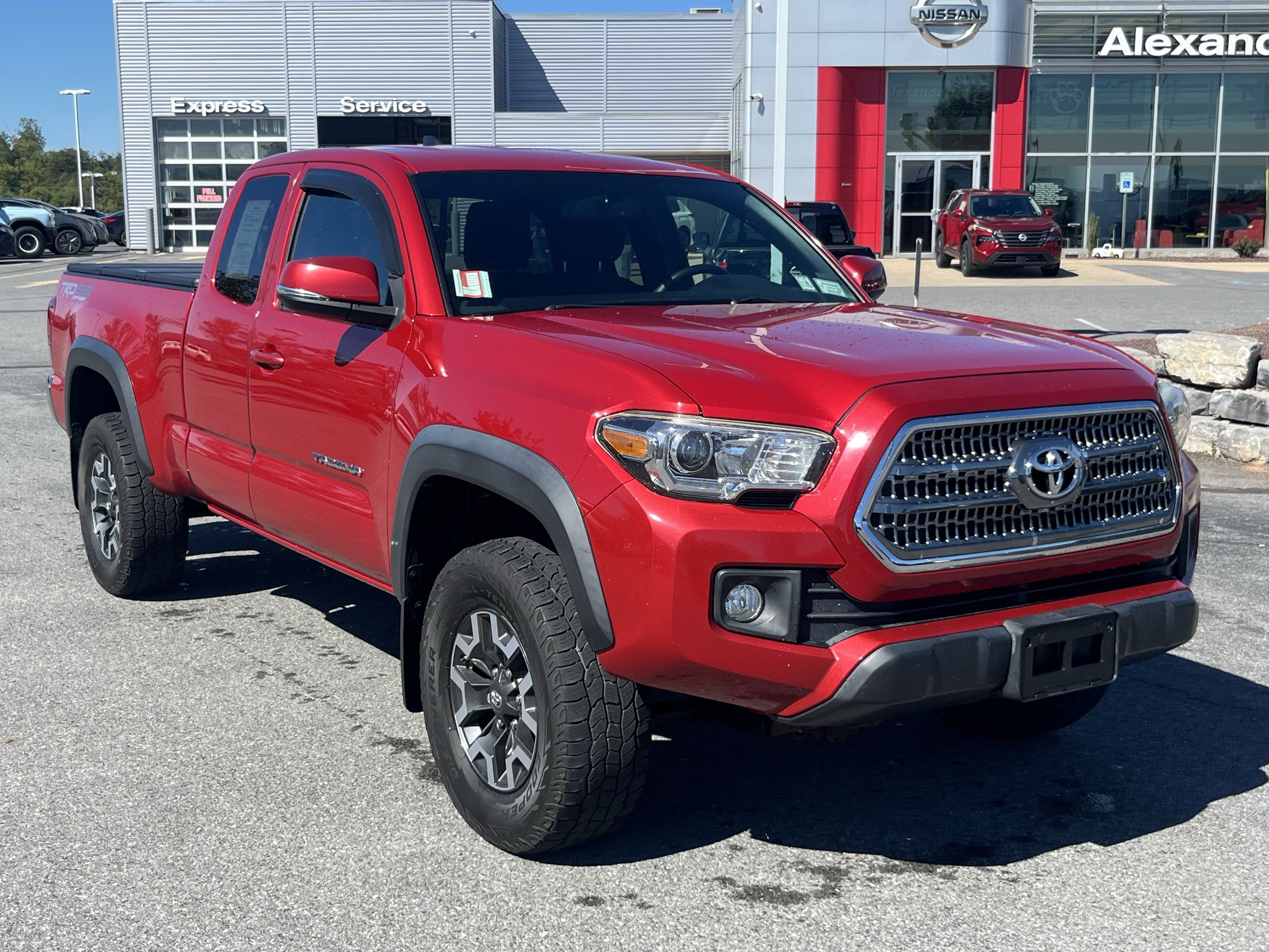 Used 2017 Toyota Tacoma TRD Off-Road w/ Tow Package AWD/4WD image 1