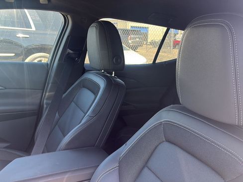 Used 2024 Chevrolet Equinox EV LT w/ LPO, Blackout Package FWD image 7