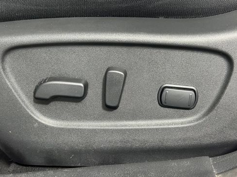 Used 2019 Nissan Rogue SV AWD/4WD image 24