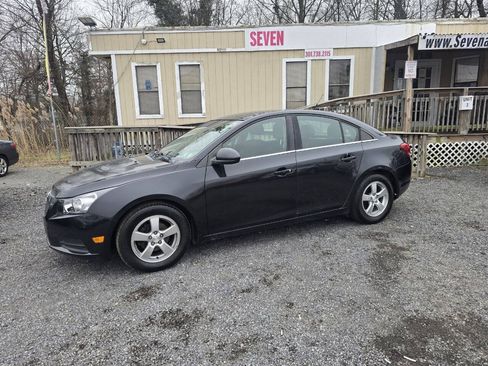 Used 2014 Chevrolet Cruze LT FWD image 2