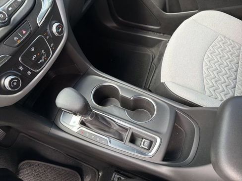 Used 2024 Chevrolet Equinox LS w/ LS Convenience Package FWD image 9